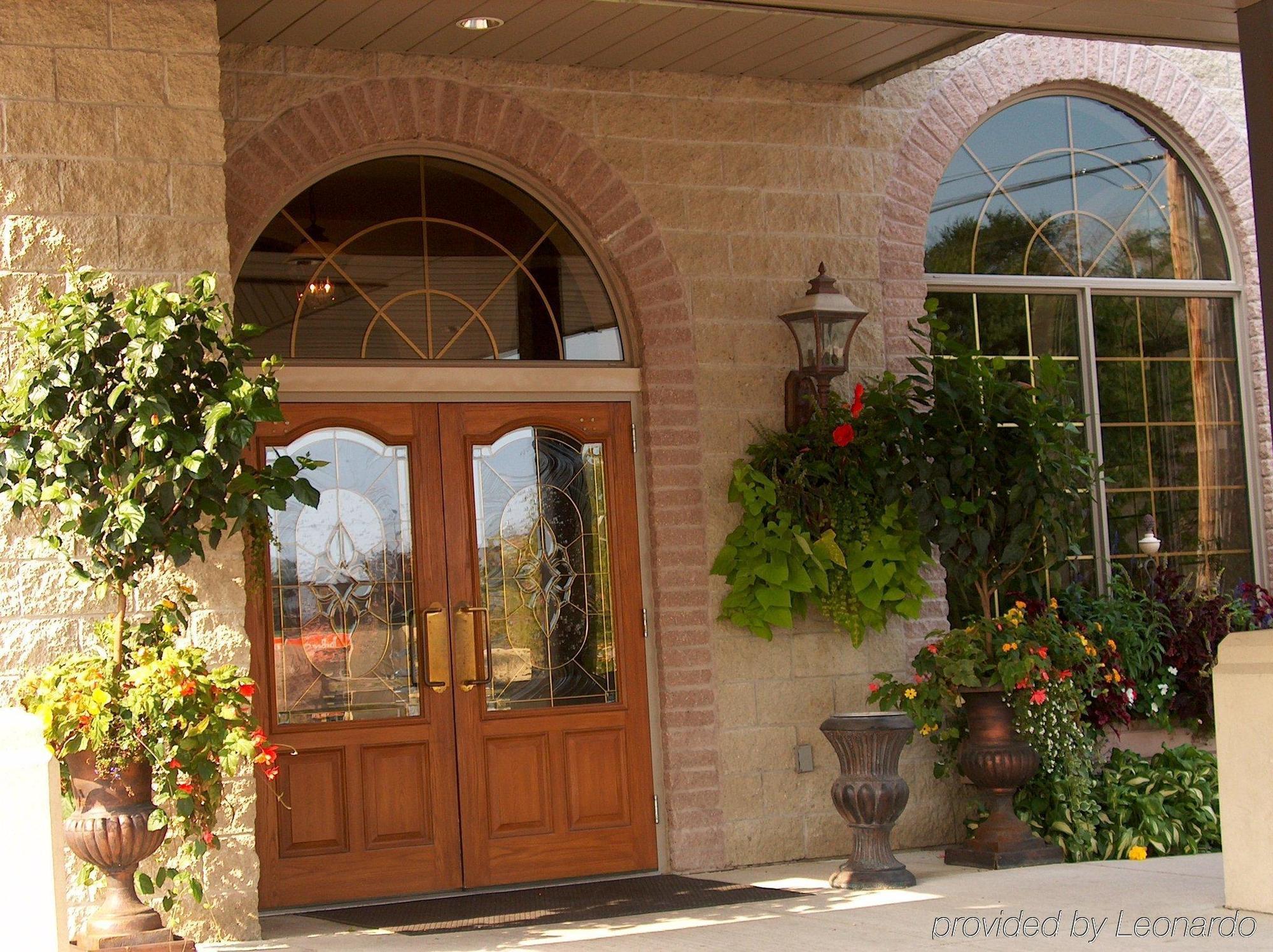 Stone Gate Inn Orillia Dış mekan fotoğraf