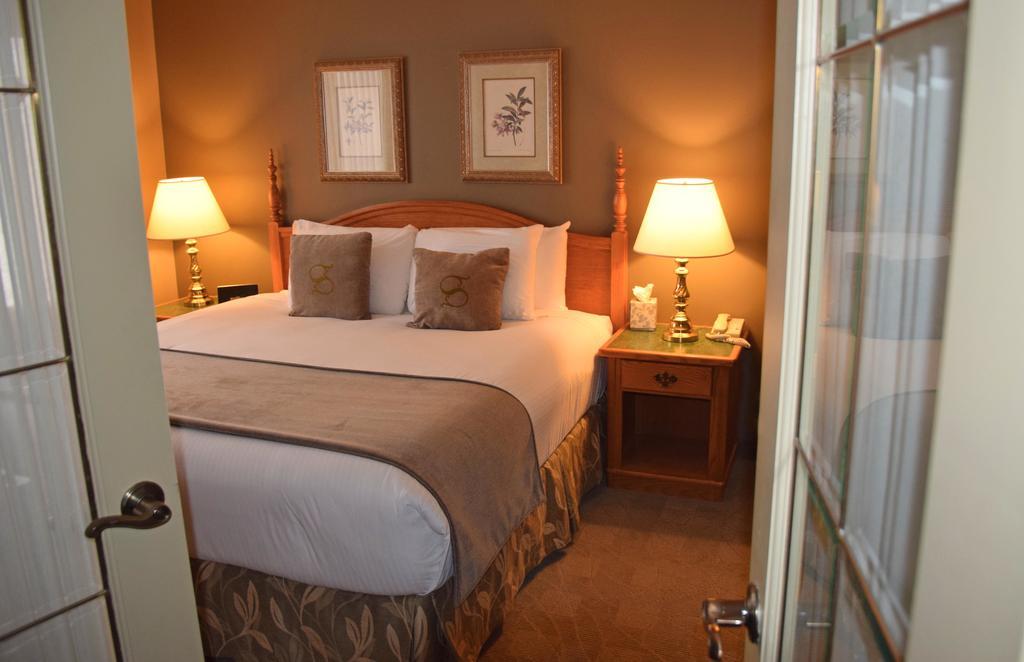 Stone Gate Inn Orillia Dış mekan fotoğraf