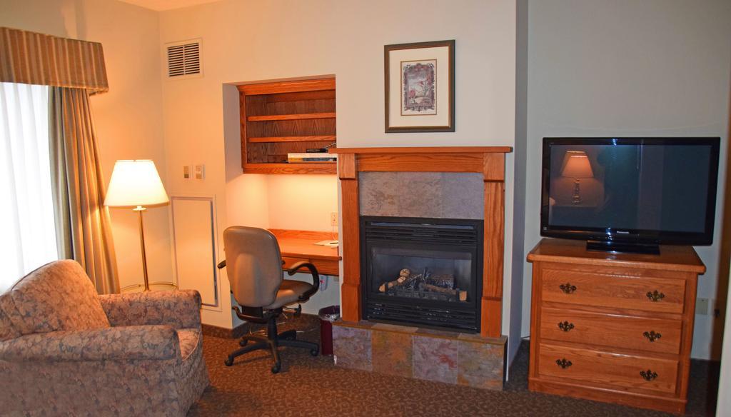 Stone Gate Inn Orillia Dış mekan fotoğraf
