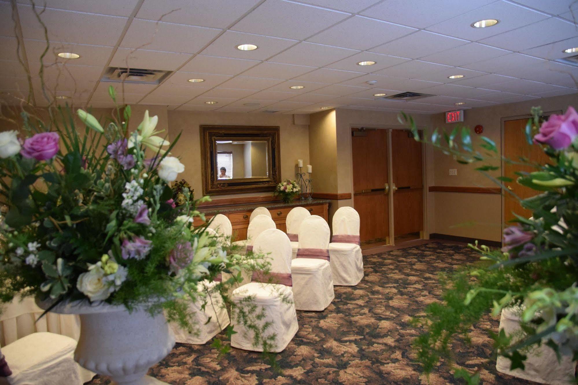 Stone Gate Inn Orillia Dış mekan fotoğraf